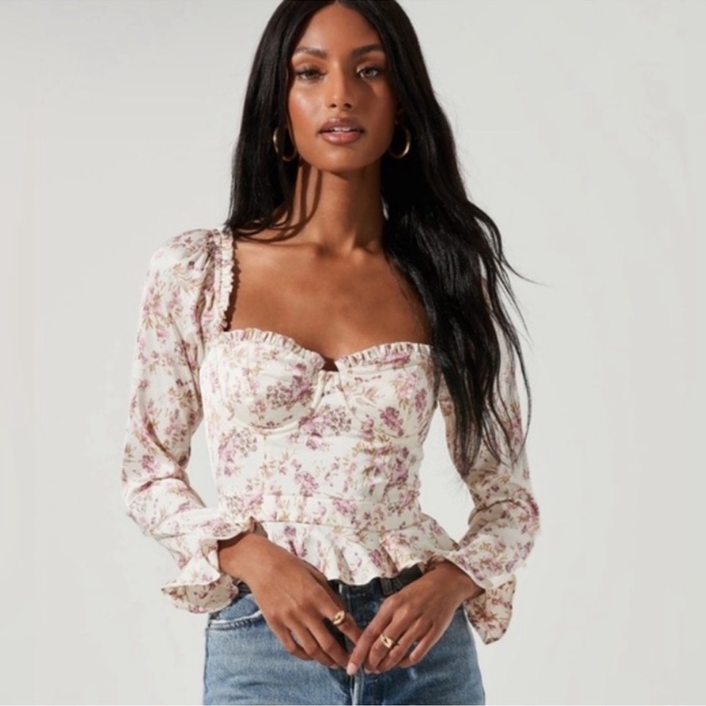ASTR The Label Bust Floral Top Satin Cream.